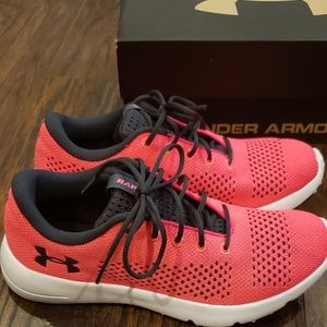 Under Armour Shoes Size 6
